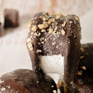 Fudgy Brownie Ice Cream Sandwich (1Pc)