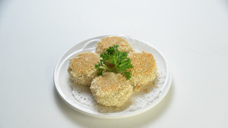 821. Má Xiāng Liú Shā Ruǎn Bǐng Soft Grilled Black Sesame Filled Cakes