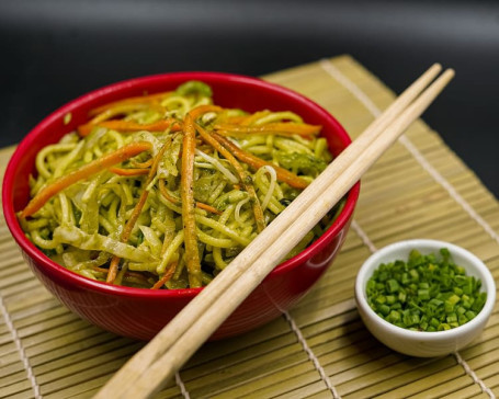 Veg Chinese Green Noodles [Serves 2]