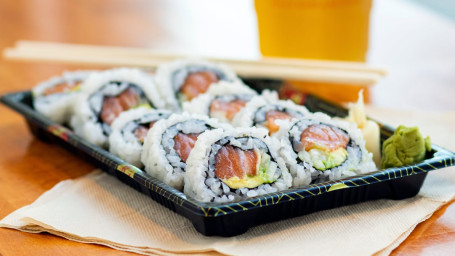 Sushi Rolls: Salmon (Raw)