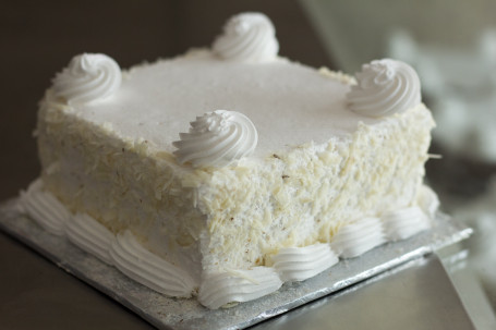 White Forest Cake (Half Kg)