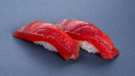 (B011) Tuna Sushi