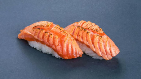 (B017) Aburi Salmon Sushi