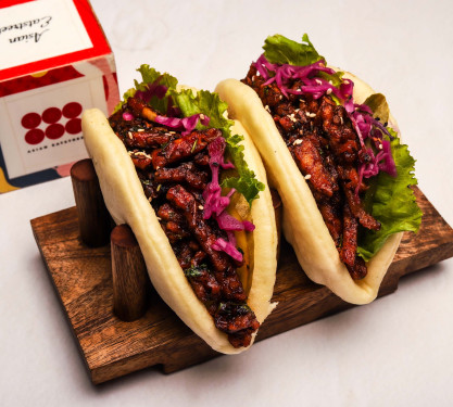 Chili Hoisin Tempeh Bao