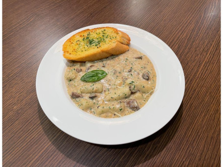 Parsley Gnocchi With Creamy Mushroom Sauce