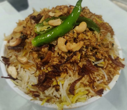 Hyderabadi Chicken Keema Biryani