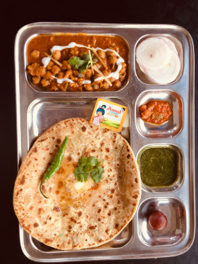 Aalu Schezwan Paratha Combo