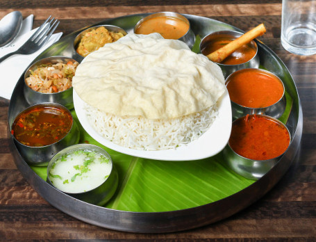 Non Veg Meals (Meen Kolambu, Chicken Kolambu, Sambar, Rasam, Moru, Rice.