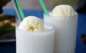 Creamy Vanilla Milkshake With Icecream