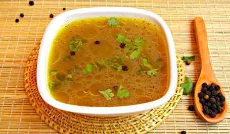 Aatukaal Saaru (Mutton Leg Soup)