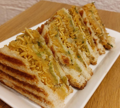 Aloo Bhujia Sandwich