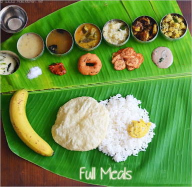 Meals(Sambar,Rasam,Poriyal,Curd,Applam,Pickle)