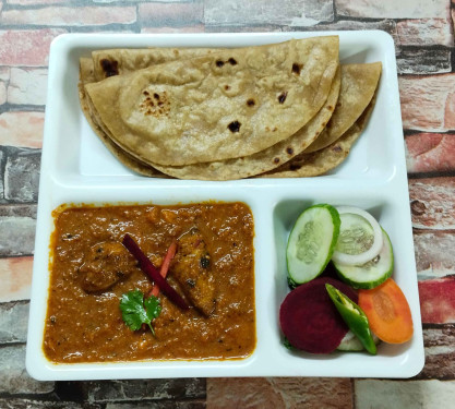 Butter Roti With Butter Chicken Masala