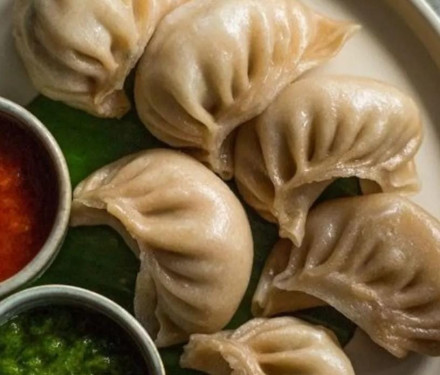 Mix Veggie Wheat Momos [6 Pieces]