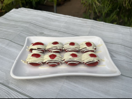 Red Velvet Strawberry White Chocolate Mini Pan Cakes 8 Pcs) Eggless)