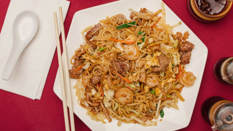 N2. House Chow Mein