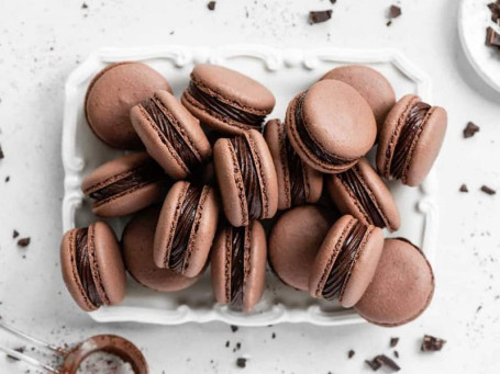 Eggless Chocolate Macaroons [6 Pieces]