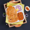 Chicken Kheema, Paratha Lunchbox Con Gulab Jamun (2 Pezzi) Combo