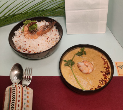 Yellow Thai Prawn Curry With Herbed Rice