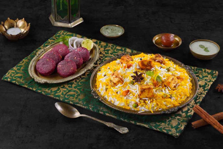Solo Celebration Combo met Zaikedaar Paneer Biryani Rode Biet Kebabs
