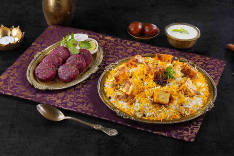 Połączenie Świętowania Grupowego Z Zaikedaar Paneer Biryani Kebab Z Buraków