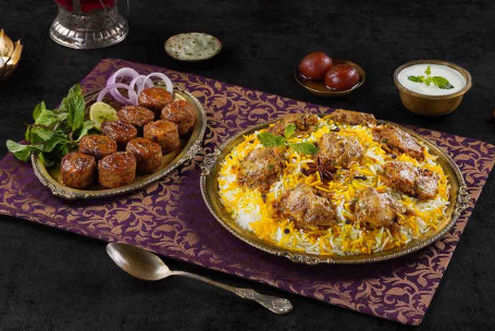 Combinazione Di Festeggiamenti Di Gruppo Con Lazeez Bhuna Murgh Biryani Kefta Kebabs