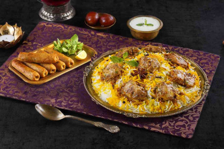 Combinazione Di Festeggiamenti Di Gruppo Con Lazeez Bhuna Murgh Biryani Seekh Kebabs