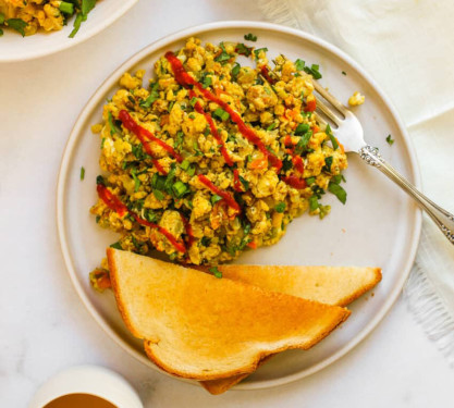 Egg Bhurji With Toasted Breads