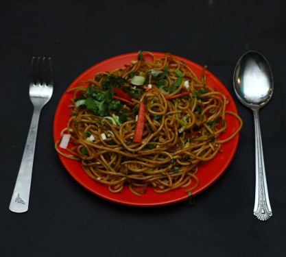 Veg Hakka Noodles (300 Gm)