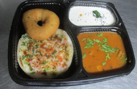 Uttapam Medu Wada Combo (Mini Uttapam Medu Wada Sambhar Coconute Chutney) (2 Pcs)