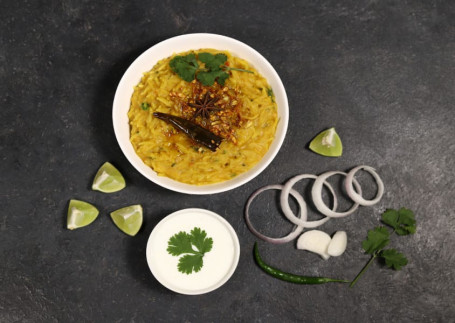 Dal Khichdi With Curd (100Ml)