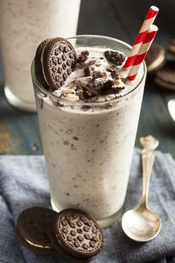 Oreo Tahiti Thickshake/ Slow Sipper