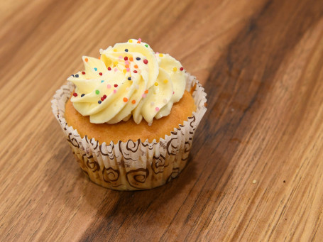 Link Love Cup Cake (1 Pc)
