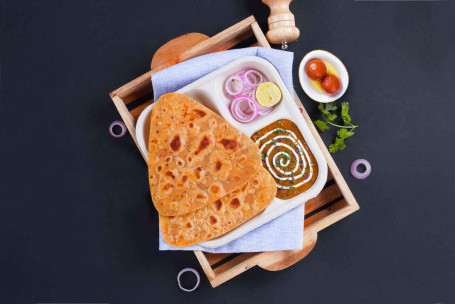 Dal Makhani Cu Paratha Lunchbox Și Gulab Jamun (2 Bucăți) Combo
