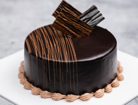 Crunchy Chocolate Cake (450 Gms)