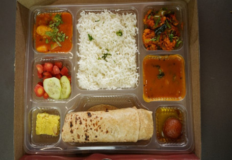 Gujarati Delux Lunch Pack