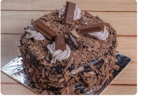 Chocolate Kitkat Cake [500 Gm]