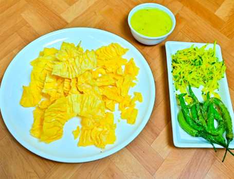 Papdi (Served With Kadhi, Mirchi , Papita)