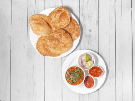 Chhole Poori 5 Poori Chana Masala