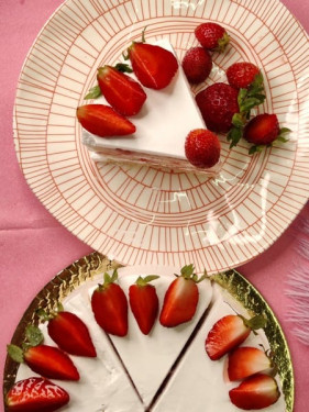 Vanilla Strawberry Pastry