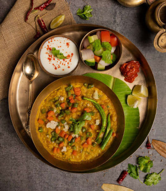 Verdura Masala Khichdi Thali