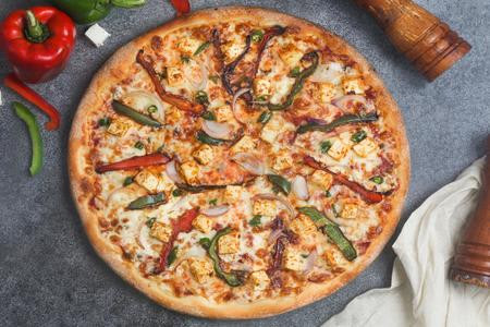 18 Paneer Makhni Pizza (Extra Large) (Serves (4 8)