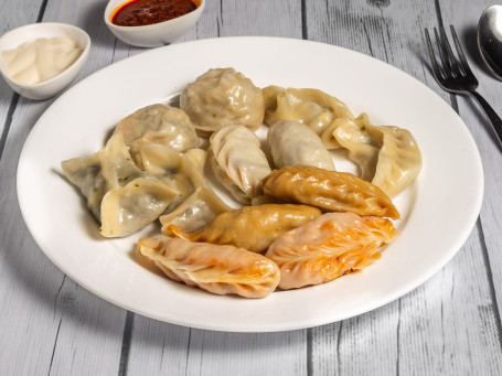 Assorted Momos (12 Pcs)