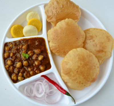 Chole Puri (6)