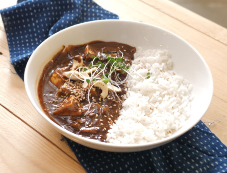 Paneer In Spicy Peanut Sauce With Rice