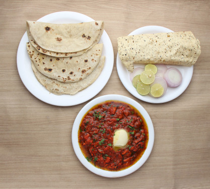 Butter Chicken With Chapati [4 Pieces]