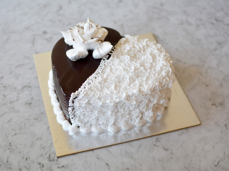 Heart Shape Chocolate Vanila Cake [Eggless]
