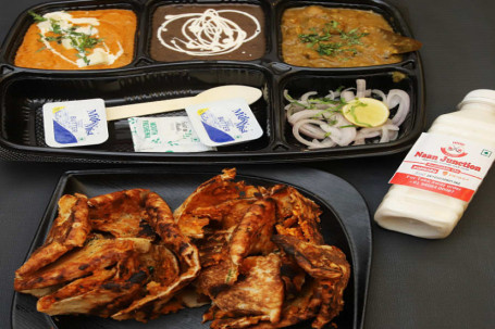 Amritsari Pudina Chur Naan Platter