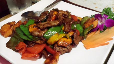 B21 Mango Beef Máng Guǒ Niú