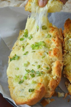 Chicken N Cheese Garlic Bread